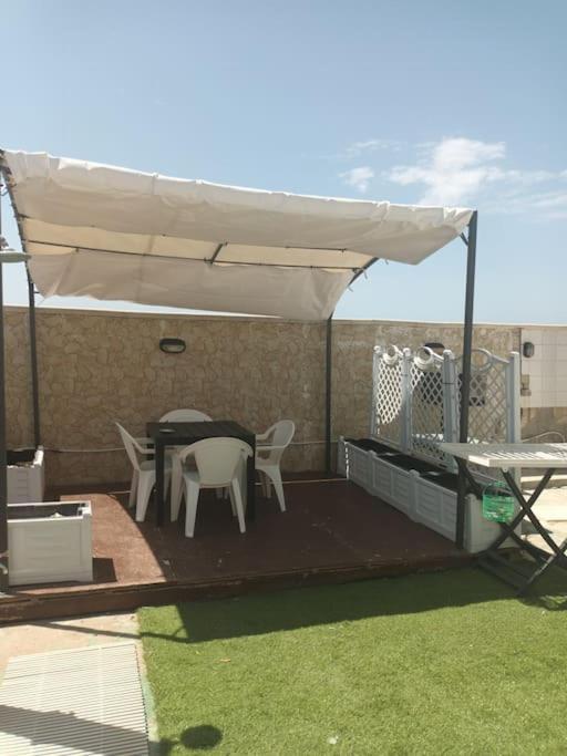 Appartamento Con Giardino A 3 Metri Dalla Spiaggia Taranto Exterior photo